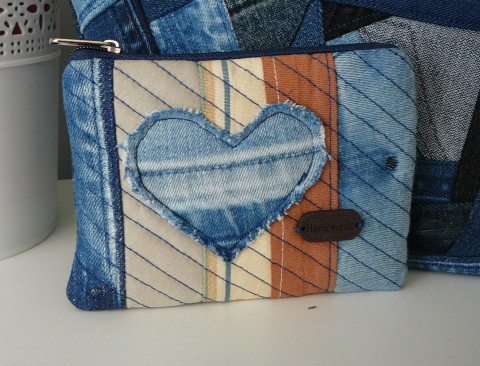 Riflová kapsička se srdíčkem. taštička kosmetická taštička na kosmetiku taštička na doklady riflová barevná glamur béžová luxusní 