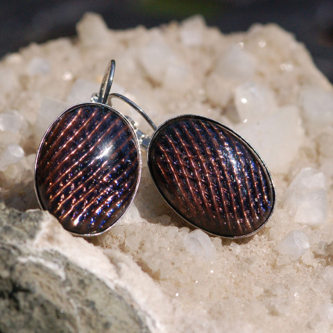 Modrofialovozlatá mřížka klapky 