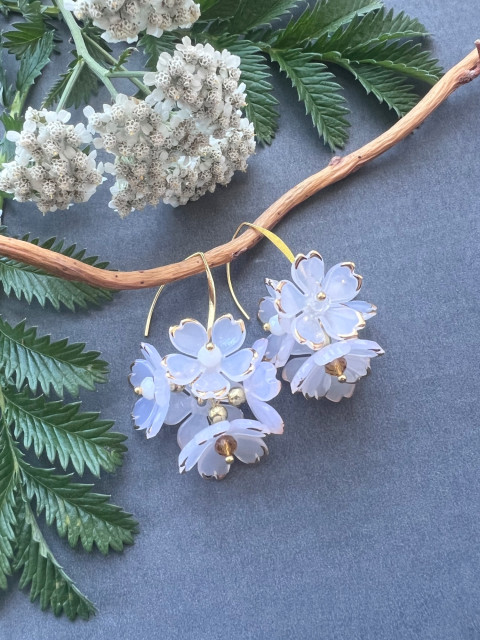 Bílé květy - náušnice korálky elegantní nerez luxusní ocel sváteční do divadla steel 