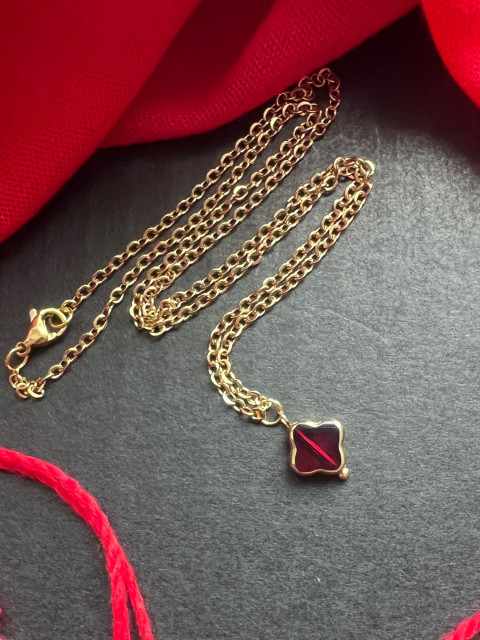 Řetízek se čtyřlístkem - S.Steel přívěsek sklo nerez rubínová čtyřlístek pozlacené steel 