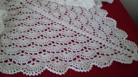 Bílý šátek krajkový 180x90 cm dárek přehoz háčkovaný bílý šátek nákrčník pléd ples plesový kroj krojový ke kroji 