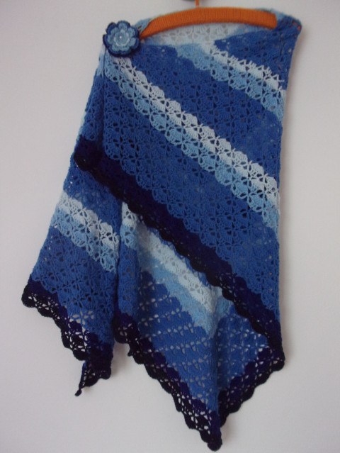 Modrásek pruhovaný VI.  šátek modrý dárek barevný pruhovaný šátek krajkový celoroční 