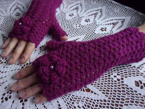 Bezinkové návleky na ruce dárek háčkované fialové návleky rukavice krajkové rukavičky bezprsťáky bezprsté na ruce bez prstů bezinkové 