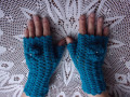 Tyrkysové návleky na ruce