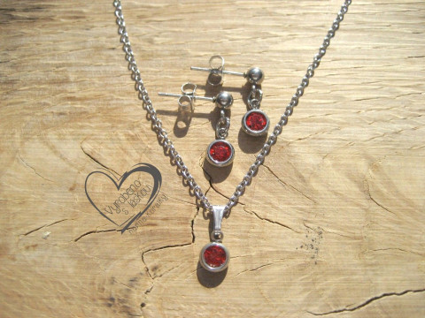 ČERVENÁ SOUPRAVA Z NEREZ OCELI nerez ocel řetízek náušnice jemn 