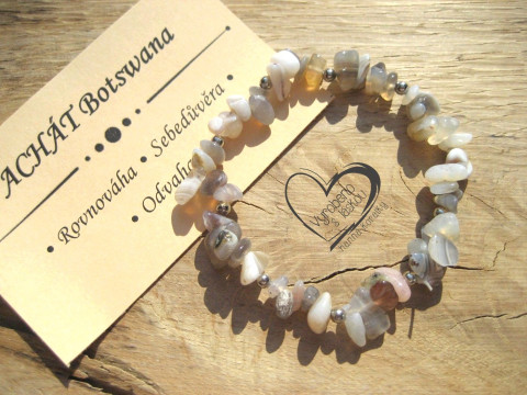 NÁRAMEK S MINERÁLEM ACHÁT BOTSWANA náramek minerál gumička zlomky minerální sekaný 