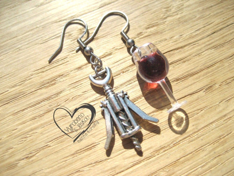 NÁUŠNICE - SKLENIČKA VÍNA A VÝVRTKA veselé hravé sranda náušnice pas 