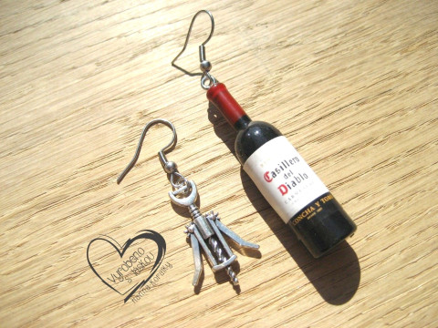 NÁUŠNICE - ČERVENÉ VÍNO A VÝVRTKA veselé hravé sranda náušnice pas 