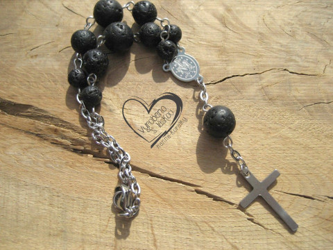 Růženec do auta - černá láva talisman růženec ochrana amulet ochranný do auta řidič autorůženec na cestách 