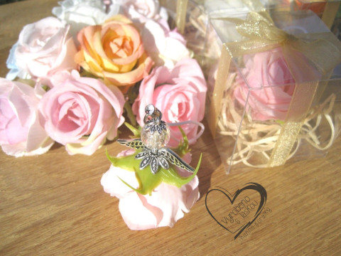 Anděl růžička v dárkovém balení 3. přívěsek anděl andílek křídla andělíček andělé andílci andělíčci na mobil andělské na klíče na peněženku 