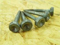 Kovaný vrut 10x40 surový