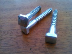 Kovaný vrut 10x40 surový