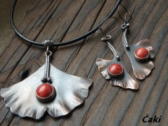 Náhrdelník - černý a modrý