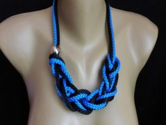 Náhrdelník - černý a modrý