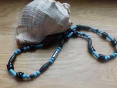 Náhrdelník - černý a modrý