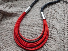 Náhrdelník - černý a modrý