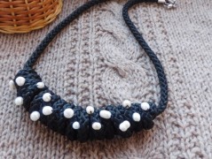 Náhrdelník - černý a modrý