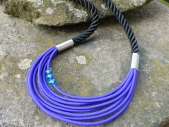 Náhrdelník - černý a modrý