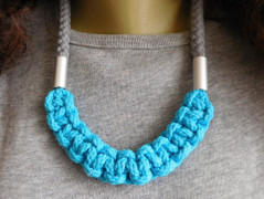 Náhrdelník - černý a modrý