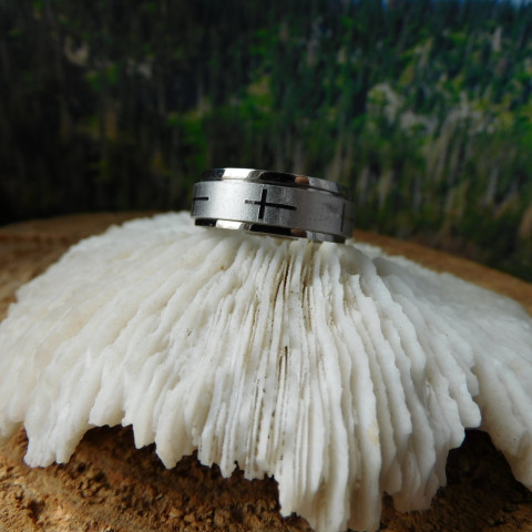 Nerezový prsten s křížkem prsten nerez pánský s křížkem 