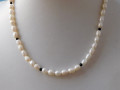 Náhrdelník perlový se spinelem