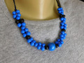 Náhrdelník modročerný dřevěný