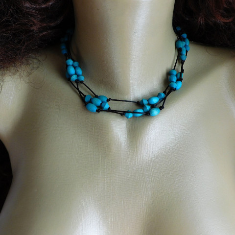 Náhrdelník tyrkysový krátký dřevo náhrdelník tyrkysová barvičky na krátko 