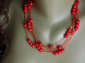 Náhrdelník do červena na krátko