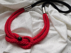 Náhrdelník - černý a modrý