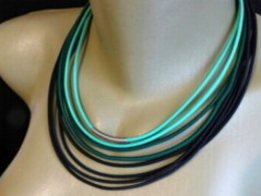 Náhrdelník - černý a modrý