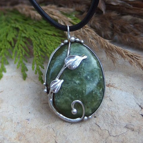 Verdea - serpentin náhrdelník přívěsek tiffany cínování cínový 