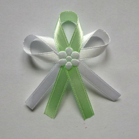 Jablíčkově zelený svatební vývazek mašle svatba kytička kytka mašlička svatební mašličky vonička vývazky vývazek voničky 