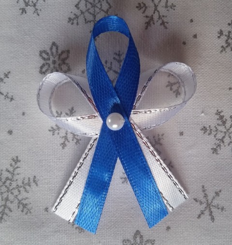 Stříbrno-modré svatební vývazky mašle svatba kytička kytka mašlička svatební mašličky vonička vývazky vývazek voničky 