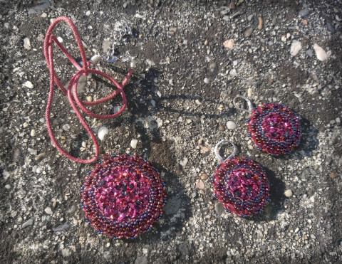 Colorful fragments - set no.1 šperk náhrdelník pestrobarevné korálky doplněk náušnice sklo sada zlomky pryskyřice originál netradiční nápadný autorský šperk úlomky 