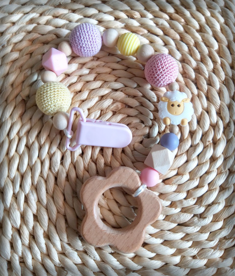 Kousátko - ovečka a kvítek dřevo korálky přírodní miminko korále klip mimi kousátko zoubky lenochod drobeček lenochodík 