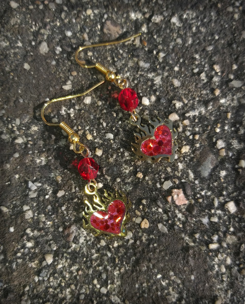 Planoucí srdce šperk srdce doplněk náušnice srdíčko láska ocel vášeň plameny cit 