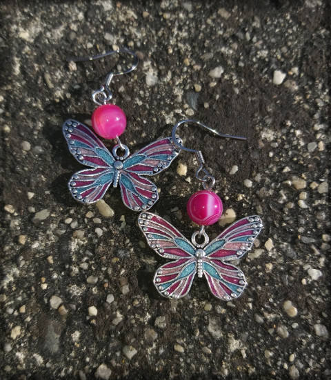 Babočka pestrá - náušnice hmyz šperk achát doplněk náušnice růžová motýl motýlek tyrkysová minerál bižuterie pryskyřice 