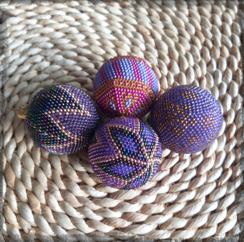 Baňky háčkované z korálků no.10 dekorace korálky vánoce sada ozdoba baňky koulička set vánoční ozdoba ozdůbka na stromeček baňka vánoční stromeček 