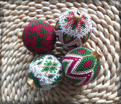 Baňky háčkované z korálků no.11 dekorace korálky vánoce sada ozdoba baňky koulička set vánoční ozdoba ozdůbka na stromeček baňka vánoční stromeček 