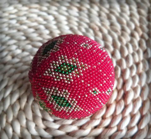 Baňka háčkovaná z korálků no.17 dekorace korálky vánoce sada ozdoba baňky koulička set vánoční ozdoba ozdůbka na stromeček baňka vánoční stromeček 