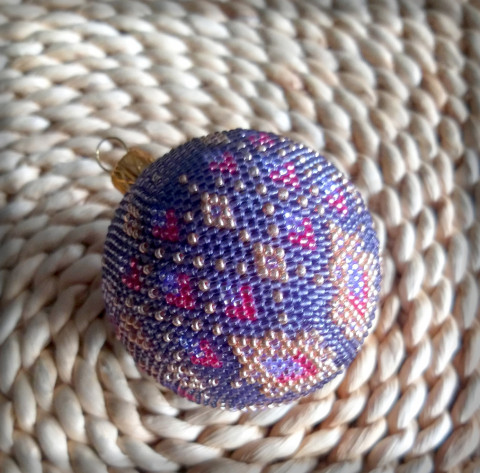 Baňka háčkovaná z korálků no.18 dekorace korálky vánoce sada ozdoba baňky koulička set vánoční ozdoba ozdůbka na stromeček baňka vánoční stromeček 